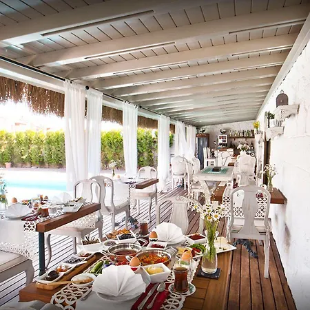 Nocleg ze śniadaniem Sade Alaçatı