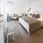 Sade Alacati