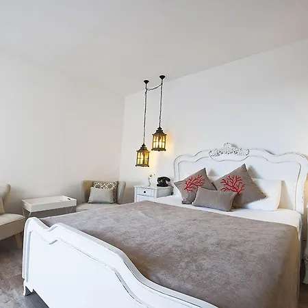 Frühstückspension Sade 4*