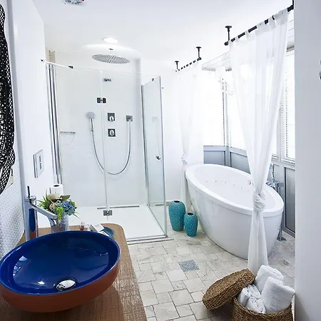 Frühstückspension Sade 4*