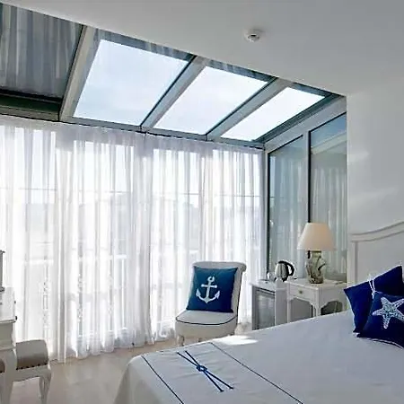 Sade 4*